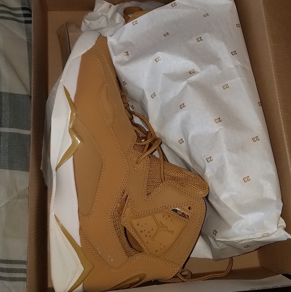Jordan true flight size 10.5 mens in tan color